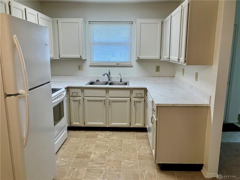 6240 Beacon Tree Court, Huber Heights, OH 45424 Photo 2