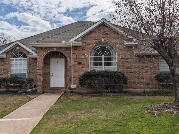 1115 Cambridge Drive, Carrollton, TX 75007