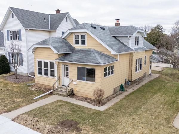 151 Edgewood LANE, West Bend, WI 53095