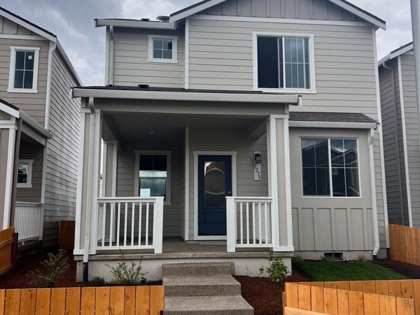 1191 Parkside Av, Woodburn, OR 97071