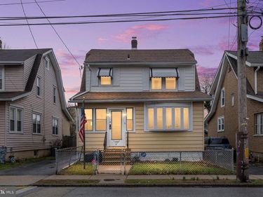 129 W LAUGHEAD AVENUE, MARCUS HOOK, PA 19061