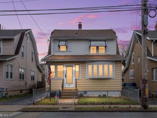 129 W LAUGHEAD AVENUE, MARCUS HOOK, PA 19061