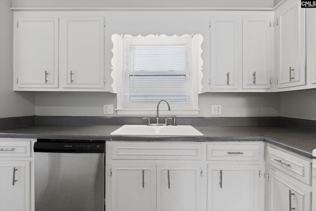 107 Sonning Road  Photo 14