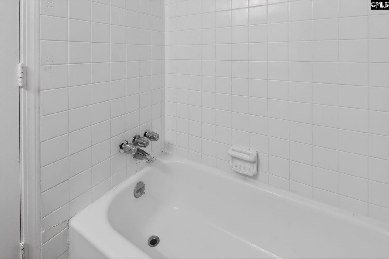 107 Sonning Road  Photo 26