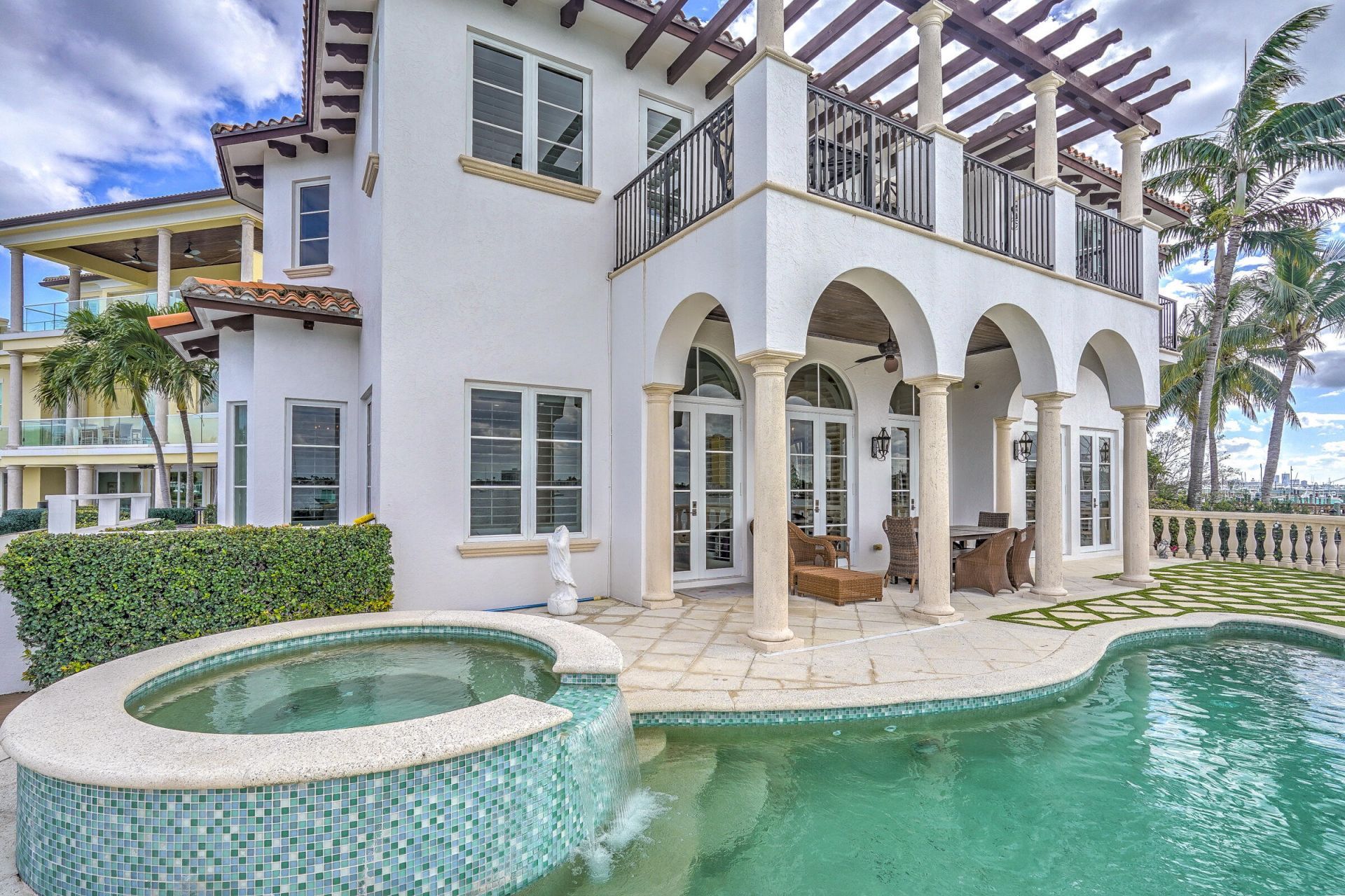 2775 Lake Drive, Singer Island, FL 33404 Photo