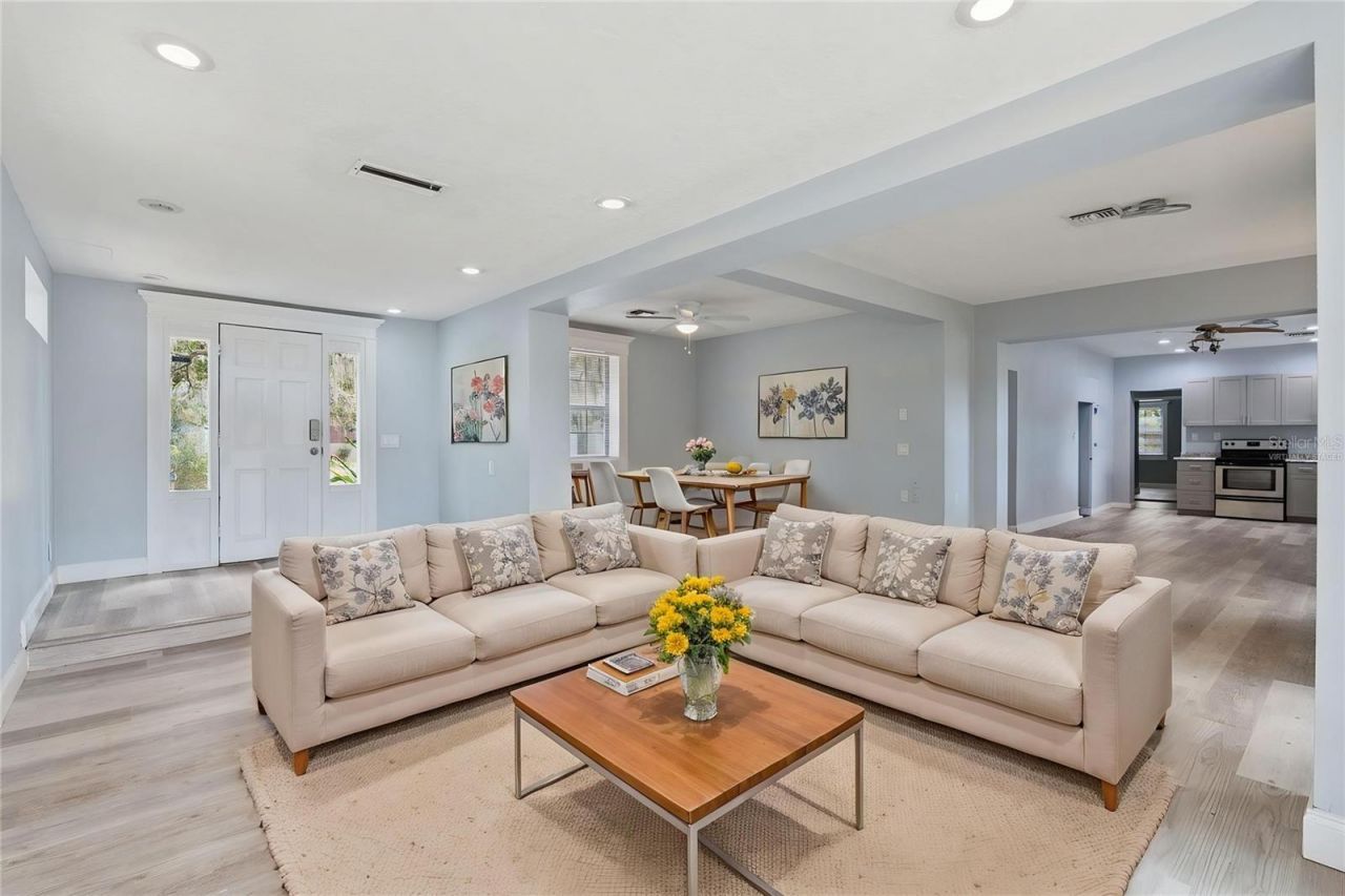 110 E Lauren Court, Fern Park, FL 32730 Photo