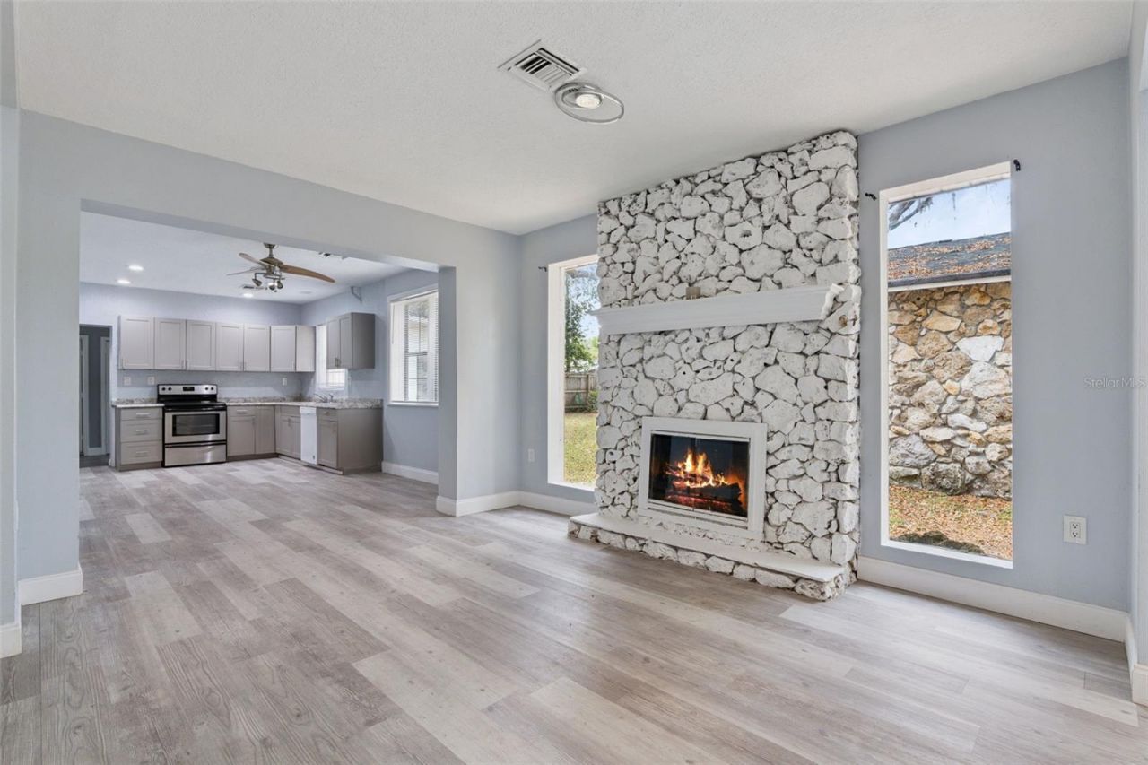 110 E Lauren Court , Fern Park, FL 32730 Photo