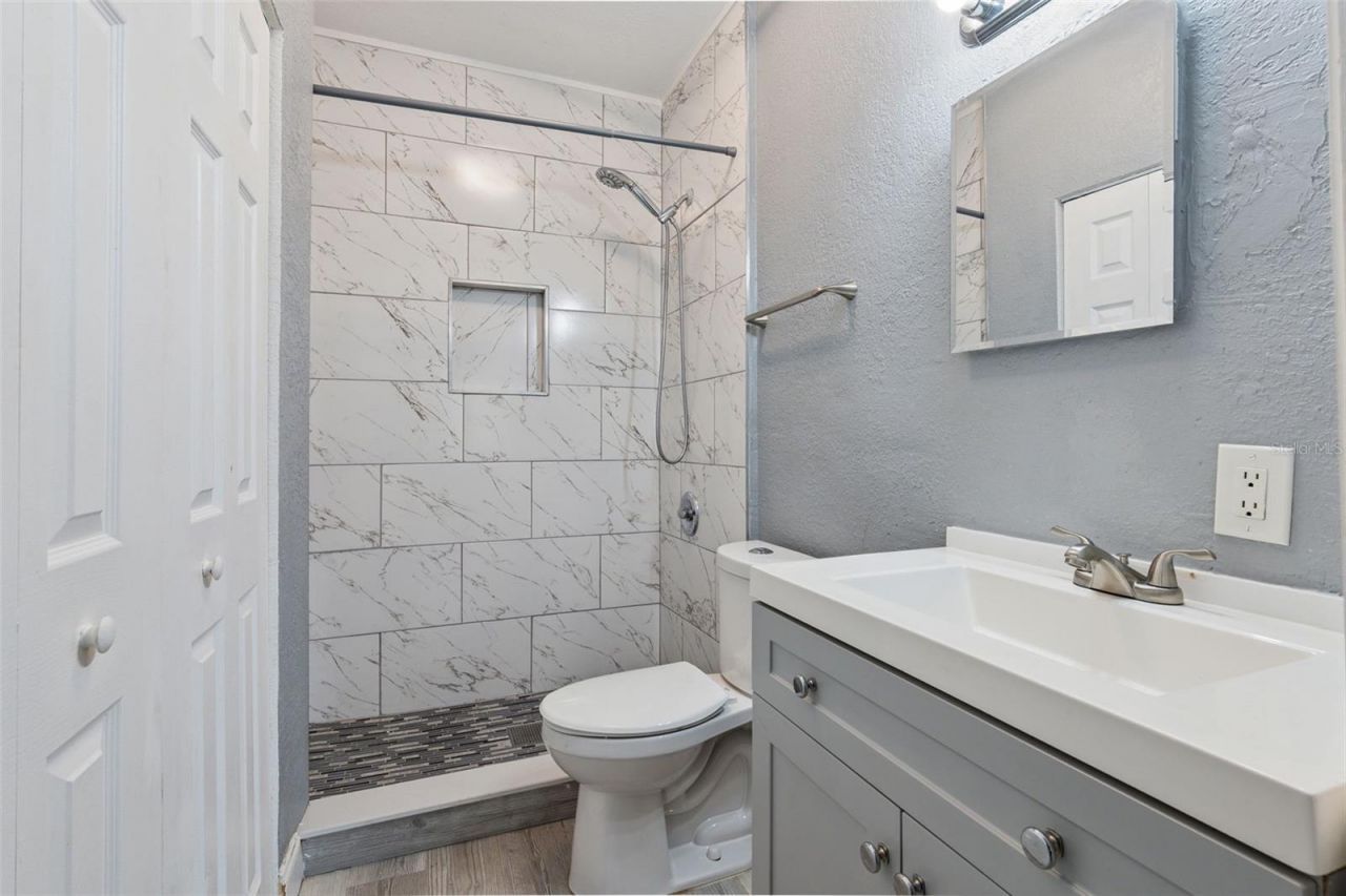 110 E Lauren Court , Fern Park, FL 32730 Photo