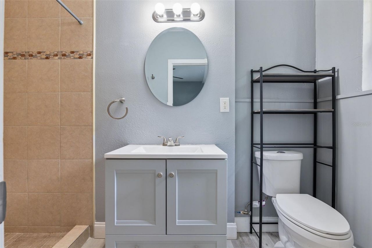 110 E Lauren Court , Fern Park, FL 32730 Photo