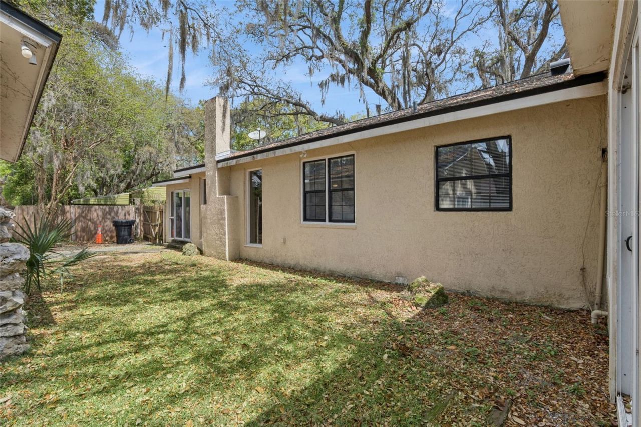 110 E Lauren Court , Fern Park, FL 32730 Photo