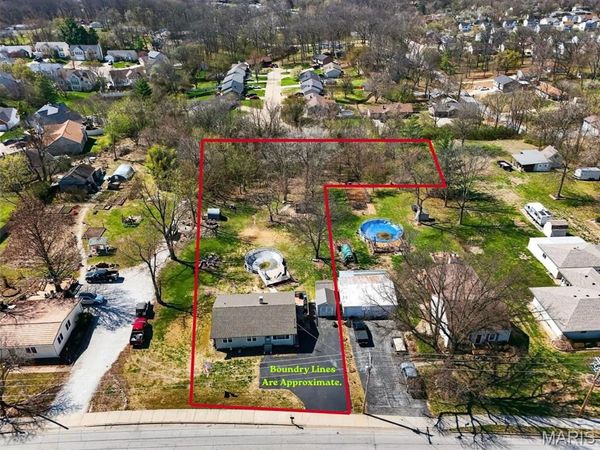 839 Caulks Hill Road, St Charles, MO 63304