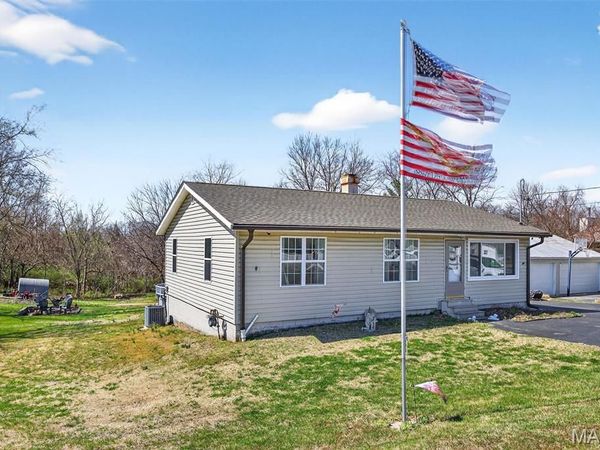 839 Caulks Hill Road, St Charles, MO 63304