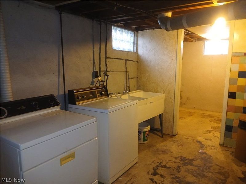 1010 Burlington Street, Youngstown, OH 44510 Photo 17