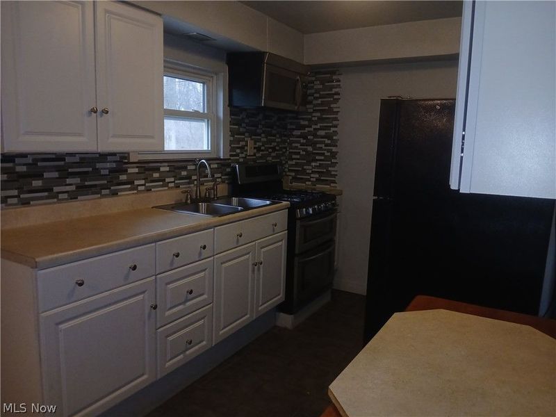 1010 Burlington Street, Youngstown, OH 44510 Photo 9