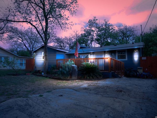 410 N Crisp, Uvalde, TX 78801