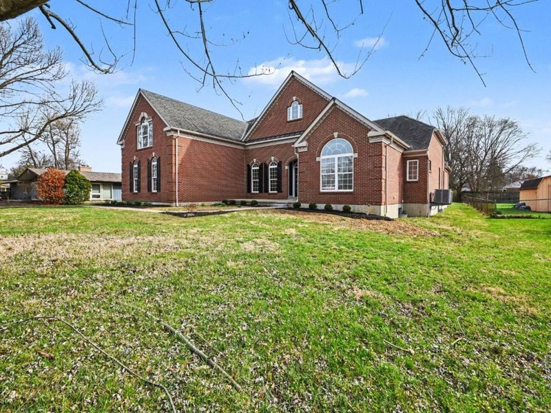 745 Compton Road, Cincinnati, OH 45231 Photo 2