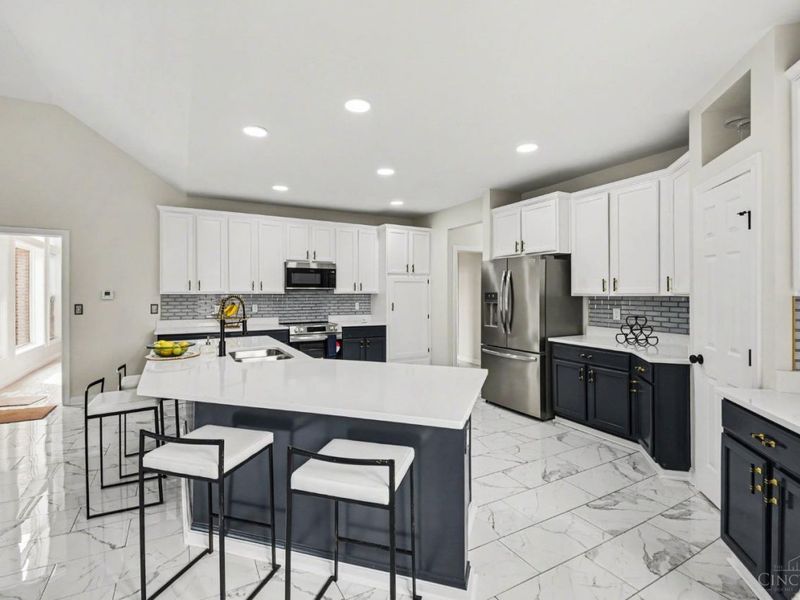 745 Compton Road, Cincinnati, OH 45231 Photo 9