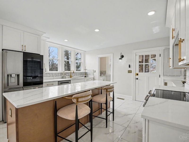 740 N Fred Shuttlesworth Circle, Cincinnati, OH 45229 Photo 10