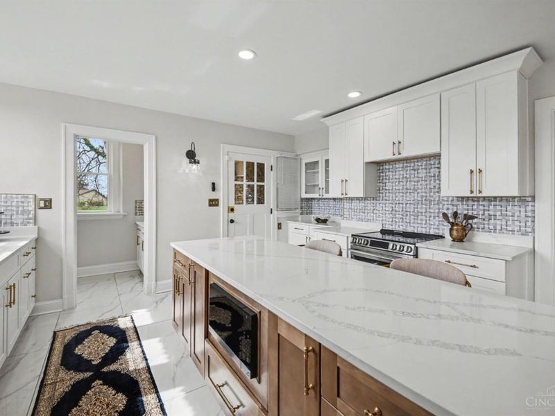 740 N Fred Shuttlesworth Circle, Cincinnati, OH 45229 Photo 12