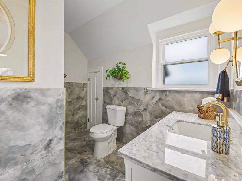 740 N Fred Shuttlesworth Circle, Cincinnati, OH 45229 Photo 28