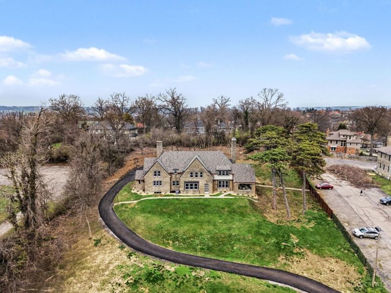 740 N Fred Shuttlesworth Circle, Cincinnati, OH 45229 Photo 3