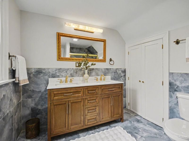 740 N Fred Shuttlesworth Circle, Cincinnati, OH 45229 Photo 32