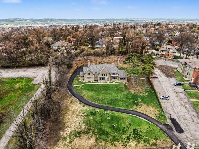 740 N Fred Shuttlesworth Circle, Cincinnati, OH 45229 Photo 43