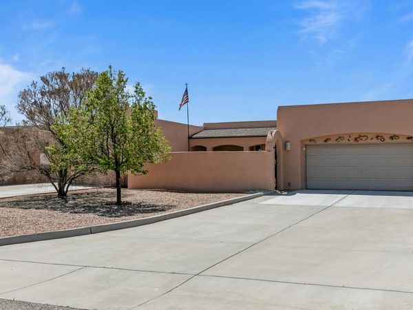 6702 Oersted Road NE, Rio Rancho, NM 87144