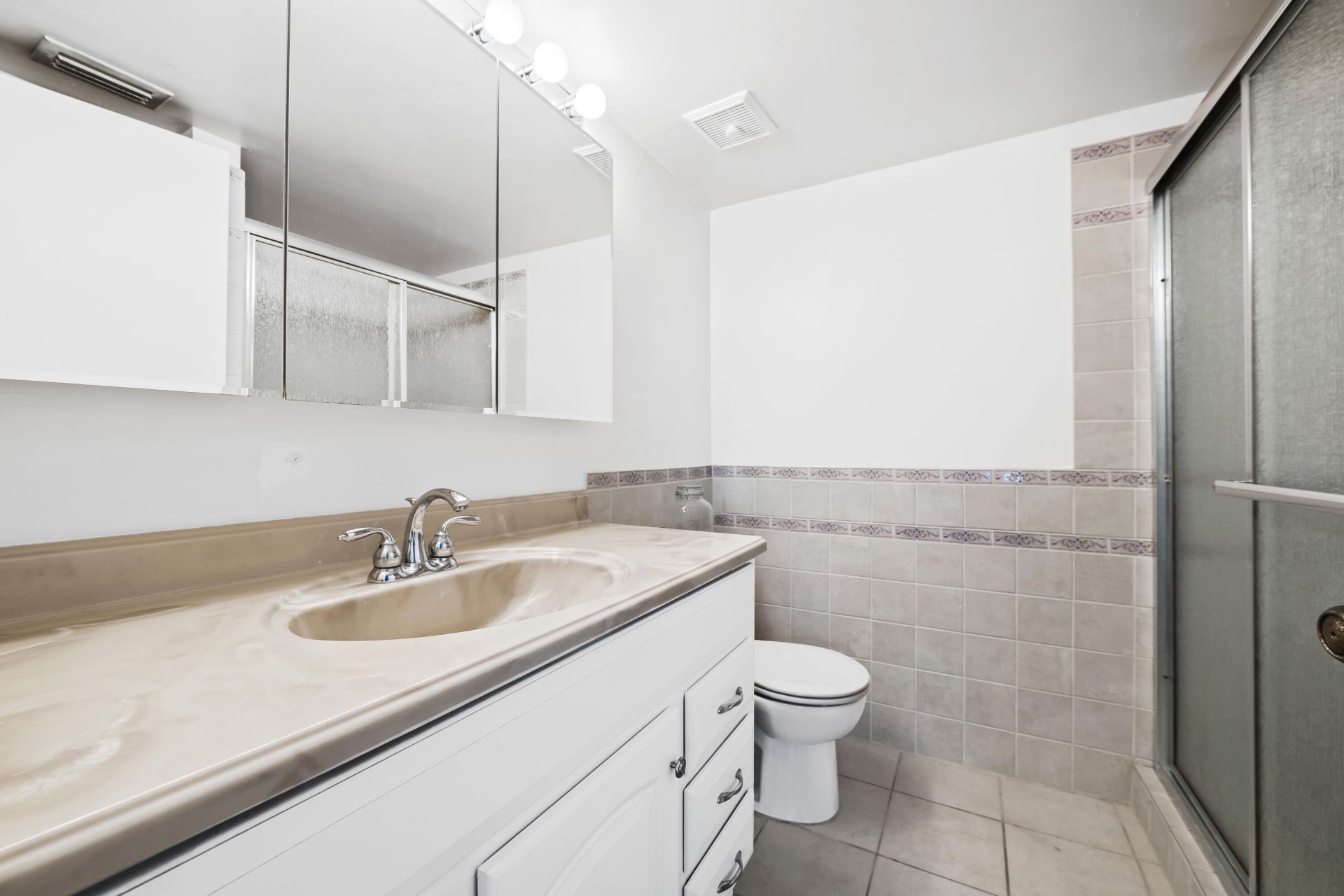 5570 Lakeside Drive, Unit 102, Margate, FL 33063 Photo