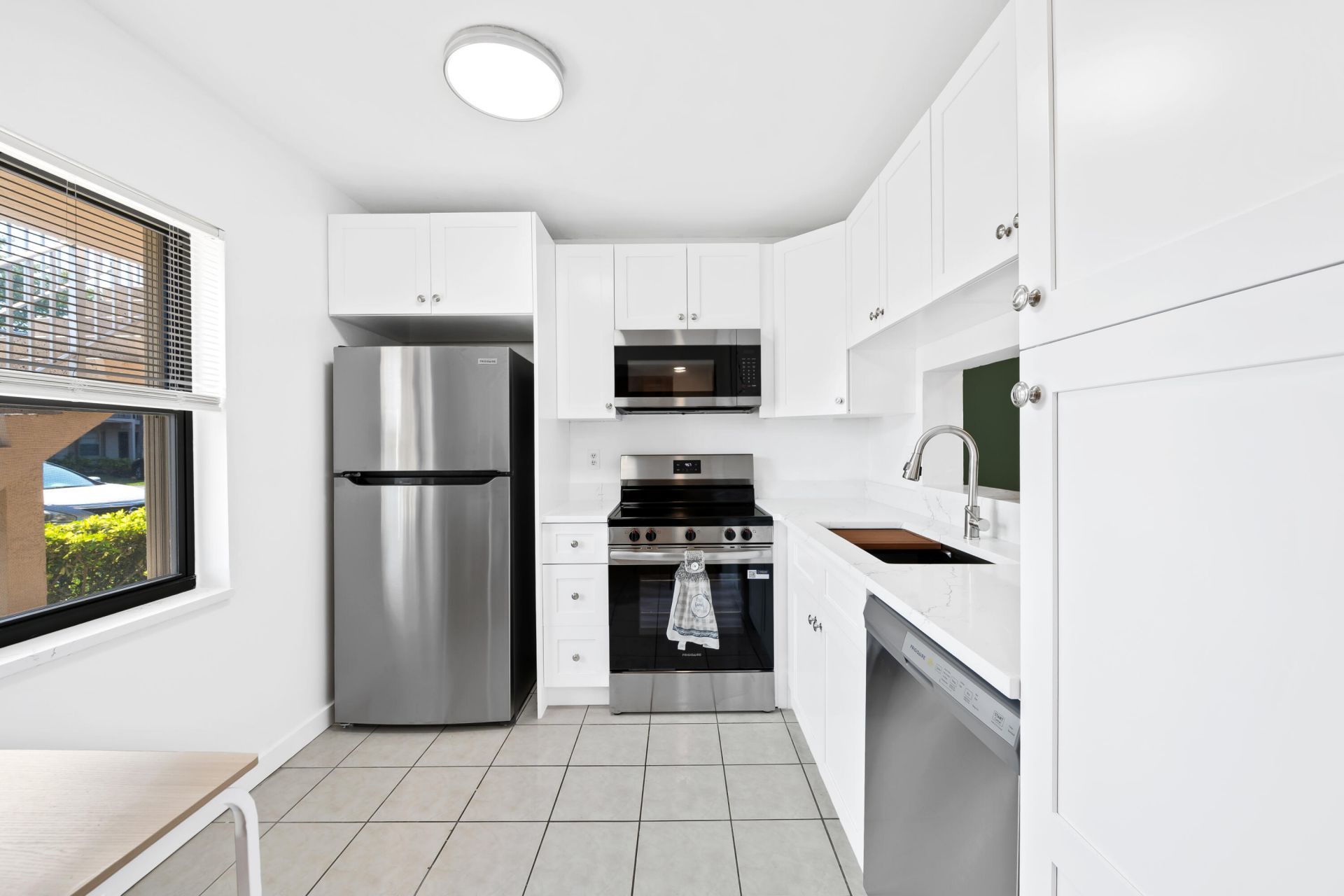 5570 Lakeside Drive, Unit 102, Margate, FL 33063 Photo