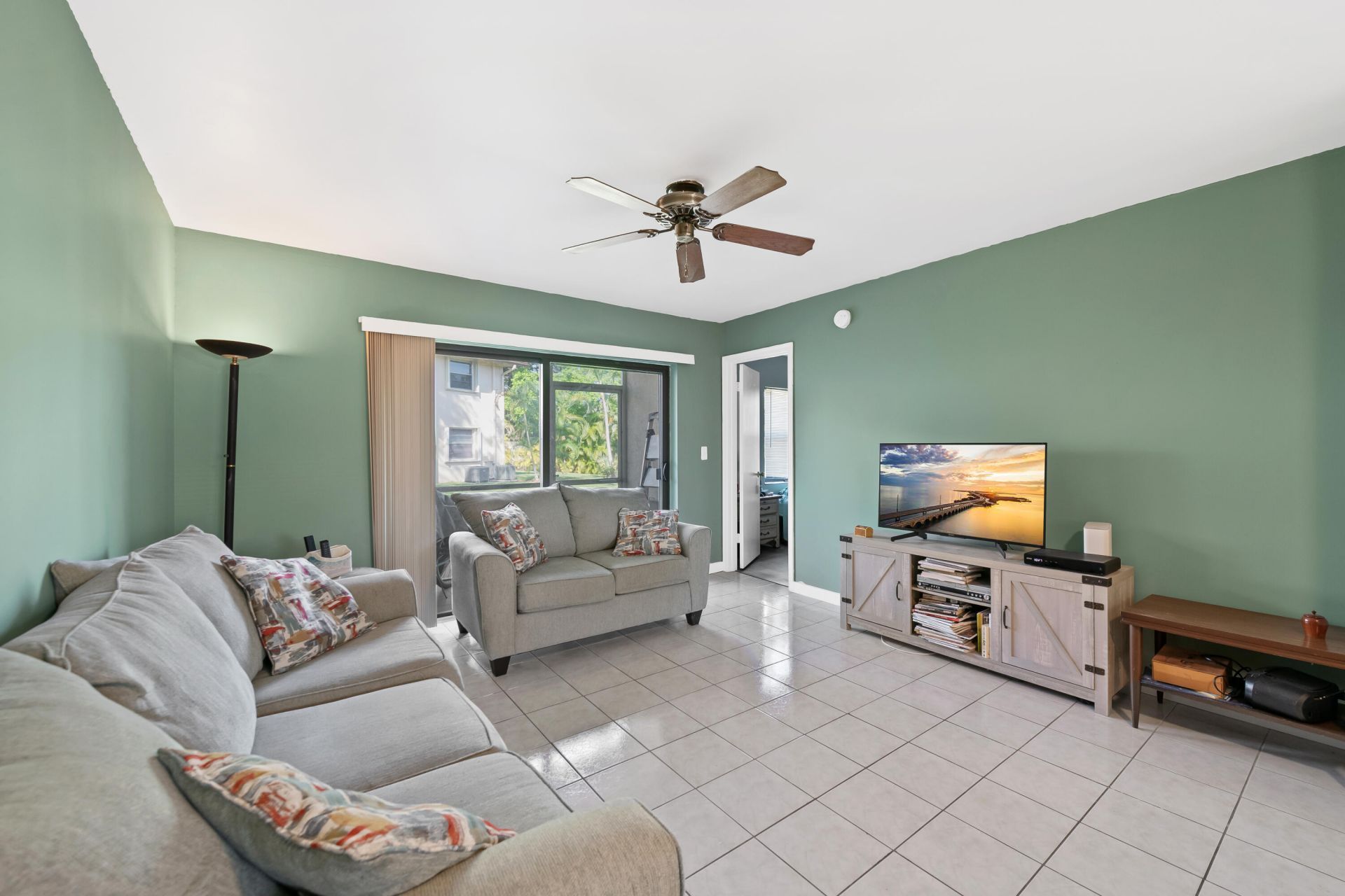 5570 Lakeside Drive, Unit 102, Margate, FL 33063 Photo