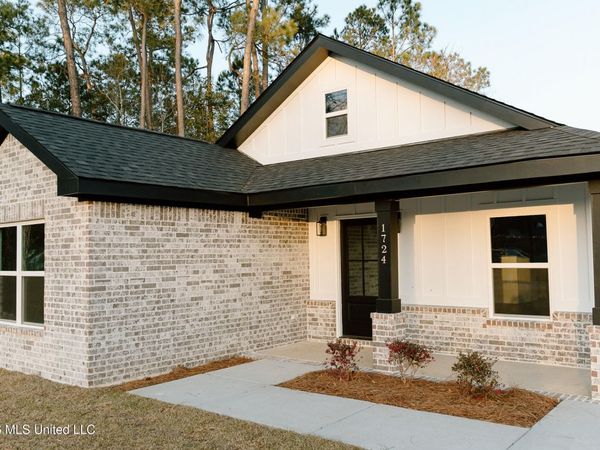 1816 Barracuda Drive, Gautier, MS 39553