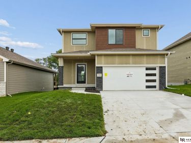 11302 Portage Circle, Papillion, NE 68046