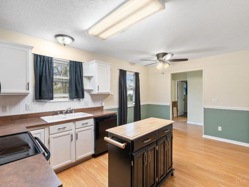 609 Fox Chase Way, Maineville, OH 45039 Photo 5