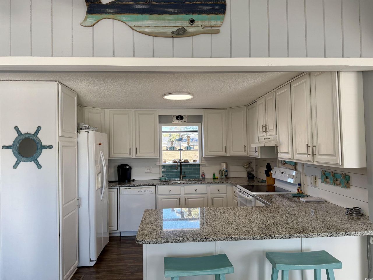 2027 Lark Dr. Photo 10