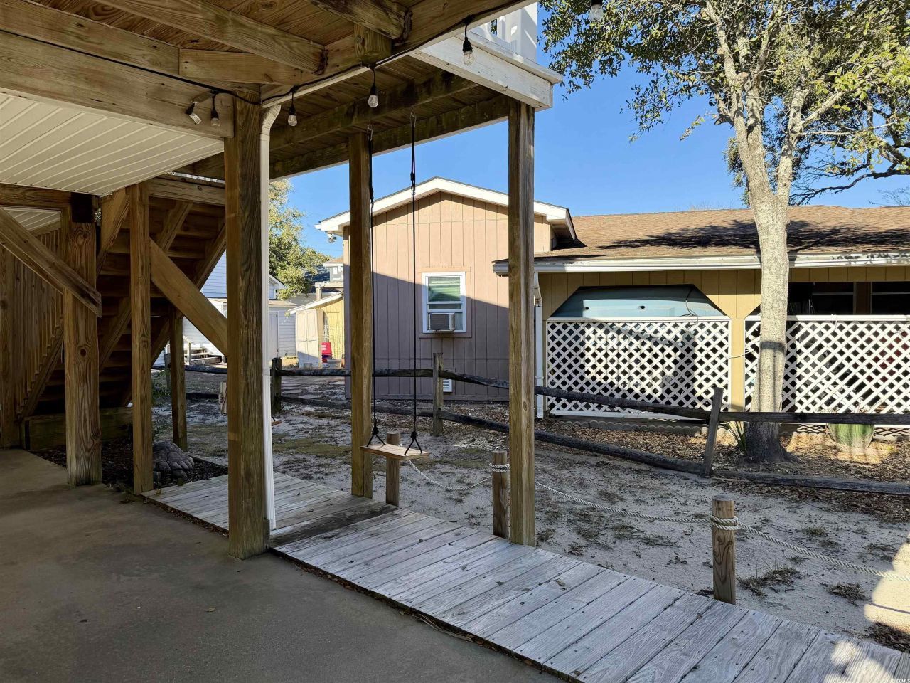 2027 Lark Dr. Photo 35