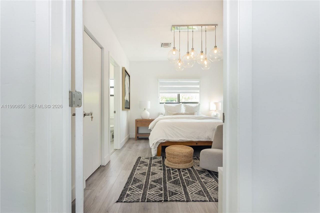 14000 NE 16th Ct , North Miami, FL 33181 Photo