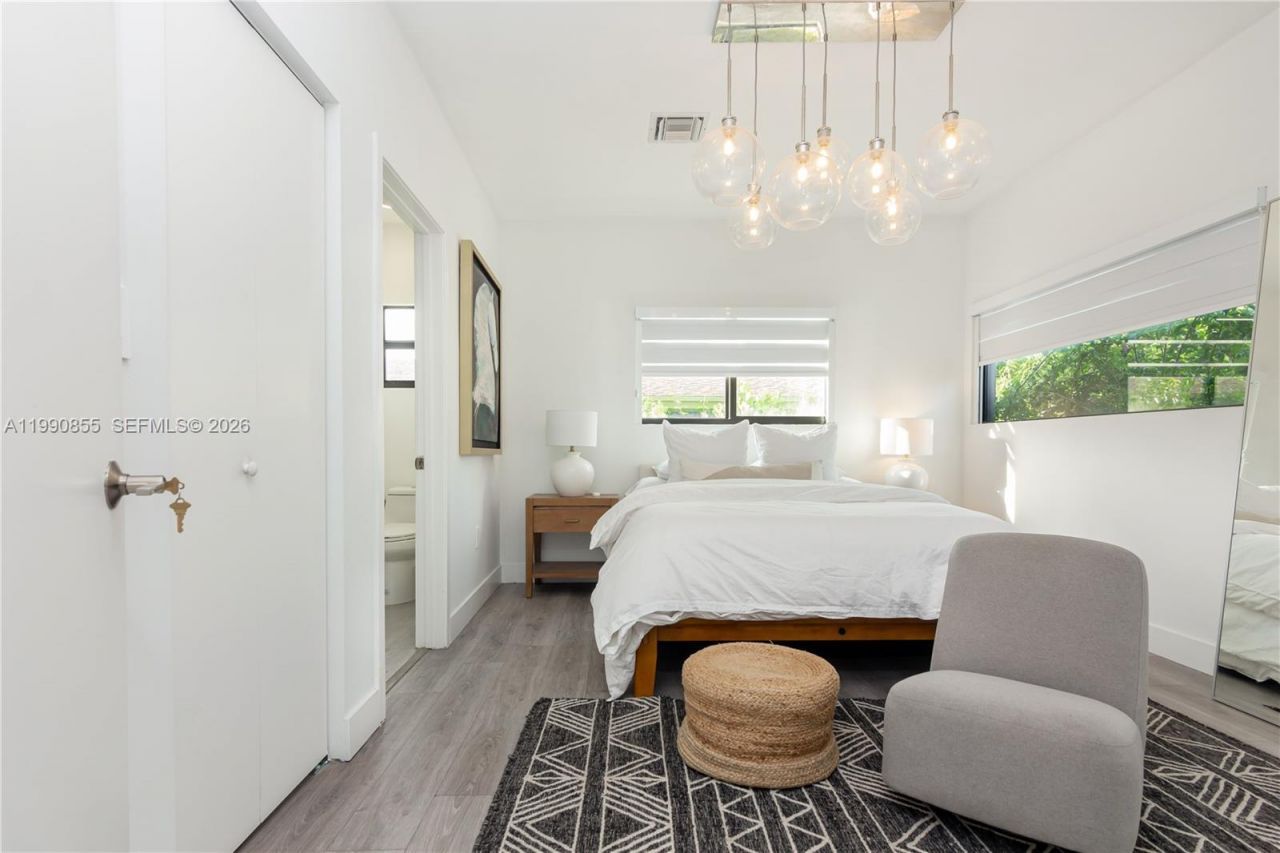 14000 NE 16th Ct , North Miami, FL 33181 Photo