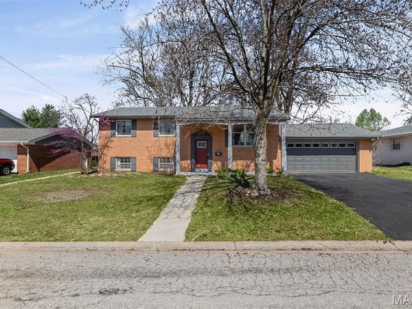 412 Fontainebleau, O'Fallon, IL 62269