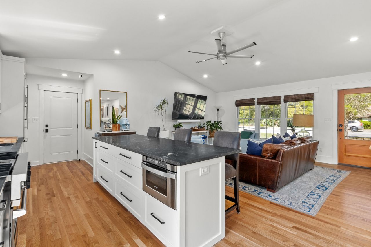 1089 Harbor View Road Photo 15