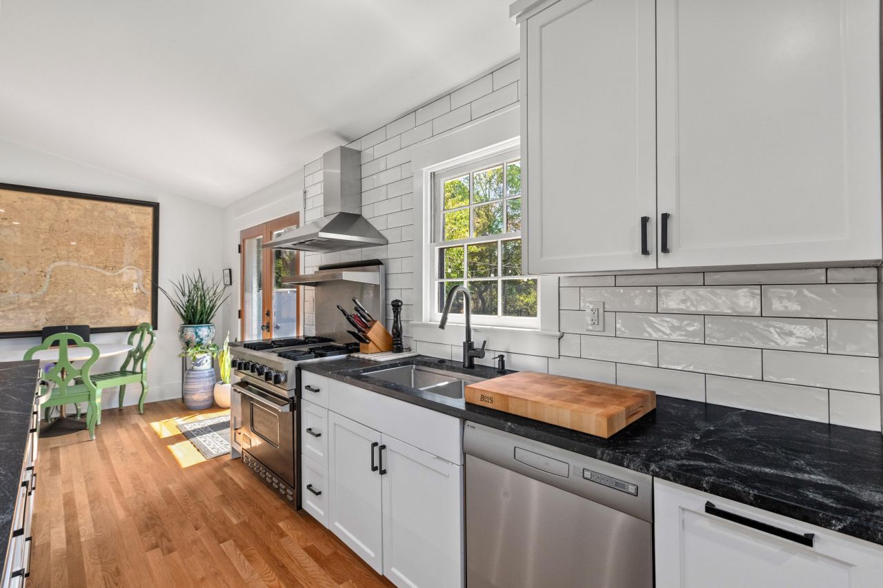 1089 Harbor View Road Photo 18