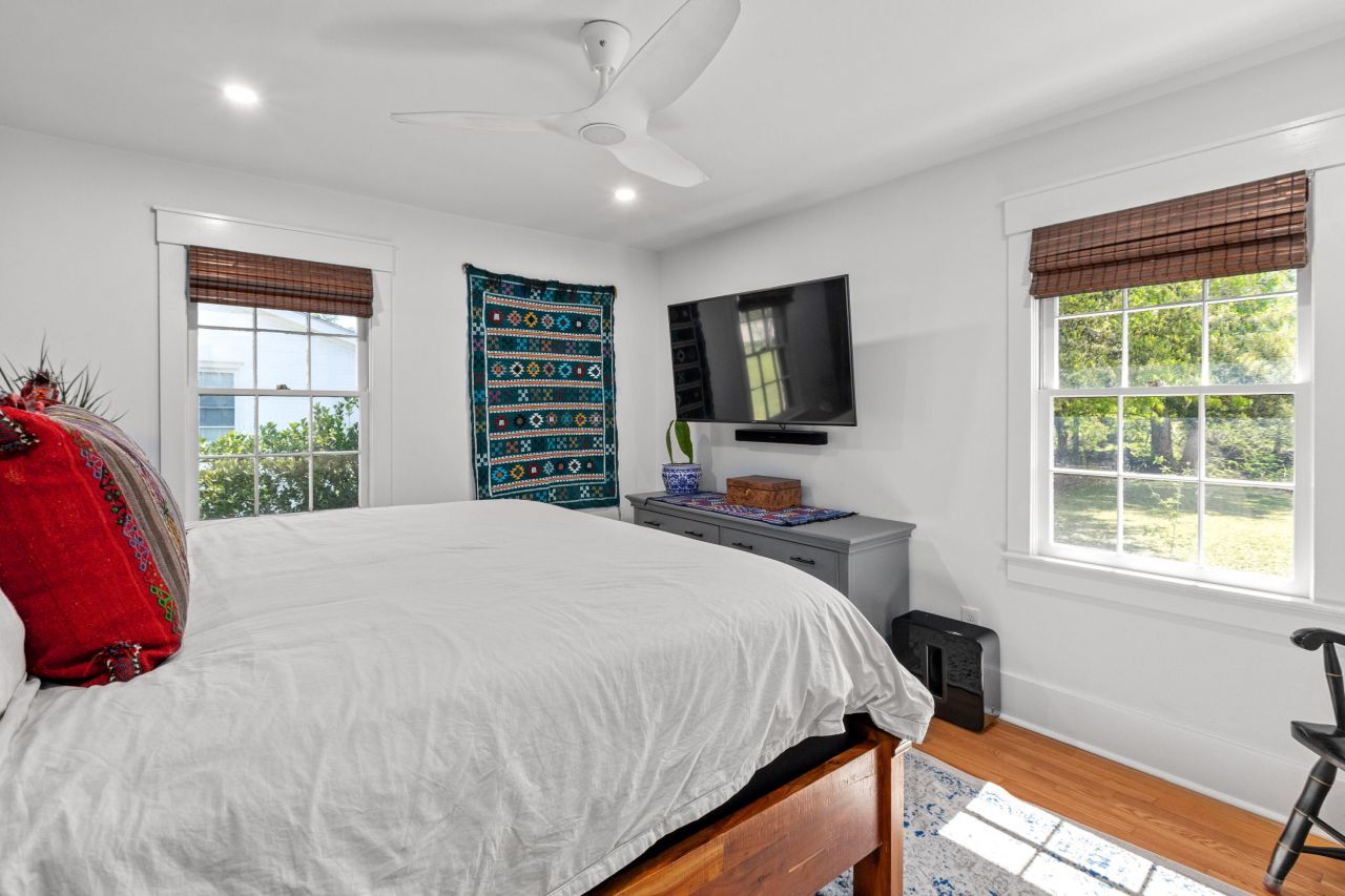 1089 Harbor View Road Photo 31