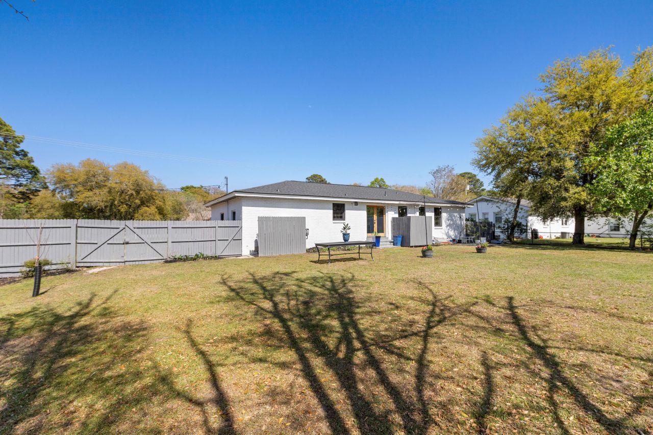 1089 Harbor View Road Photo 45