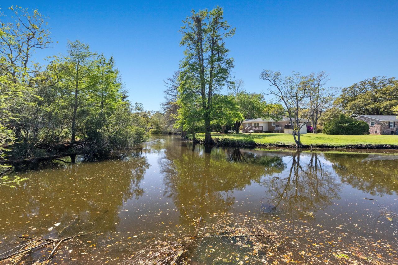 1089 Harbor View Road Photo 49