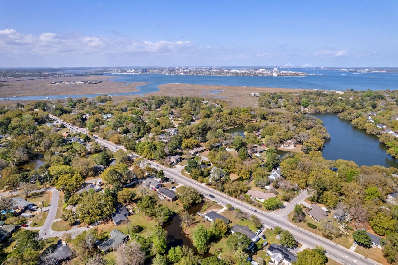 1089 Harbor View Road Photo 58