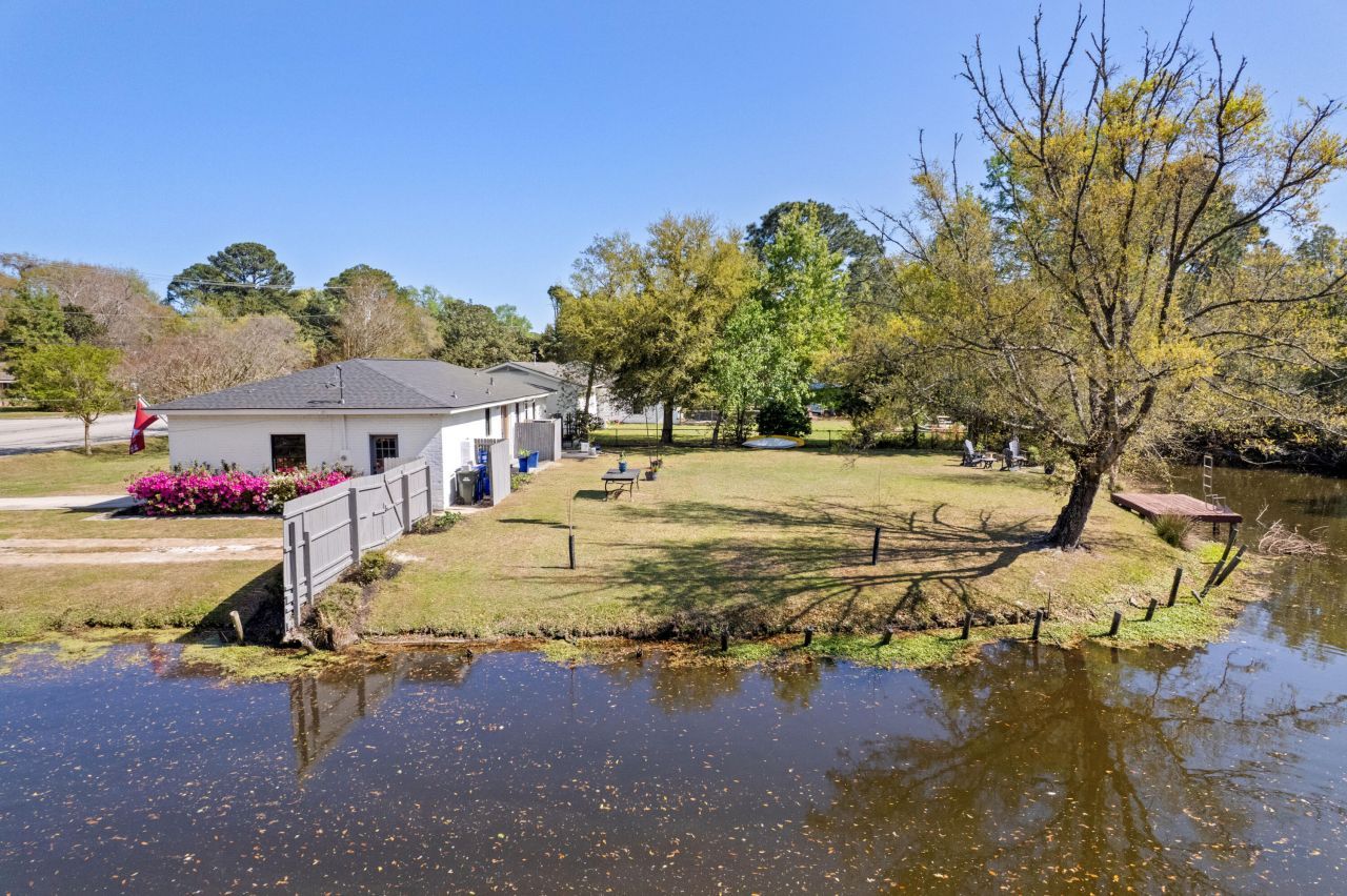 1089 Harbor View Road Photo 64