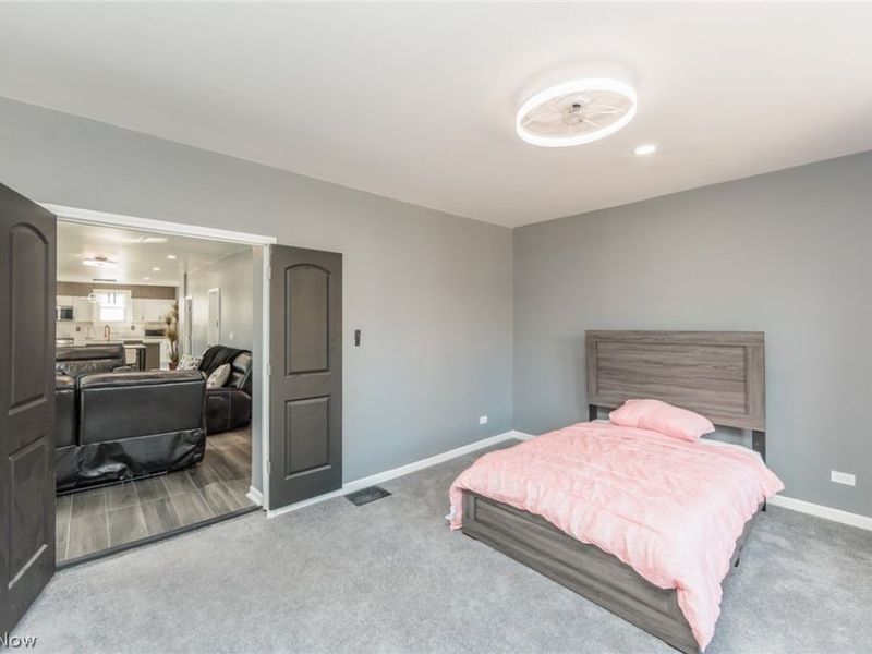 5811 Madison Avenue, Cleveland, OH 44102 Photo 13