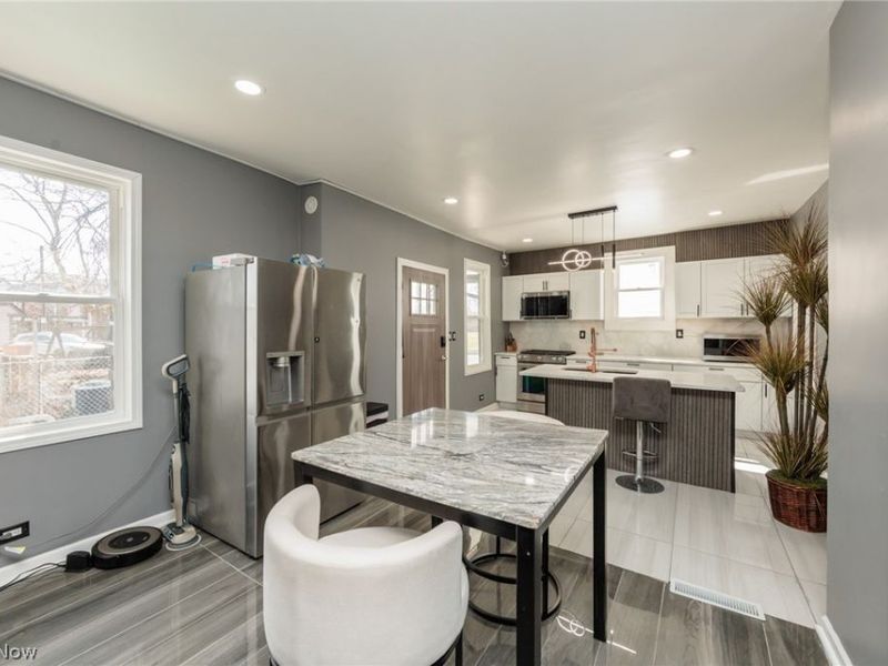 5811 Madison Avenue, Cleveland, OH 44102 Photo 16