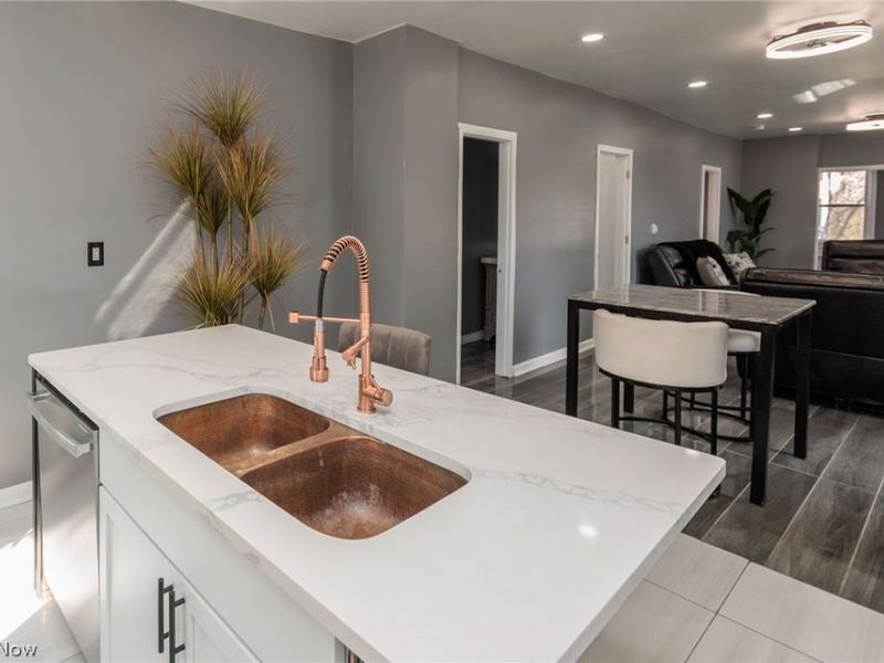 5811 Madison Avenue, Cleveland, OH 44102 Photo 24