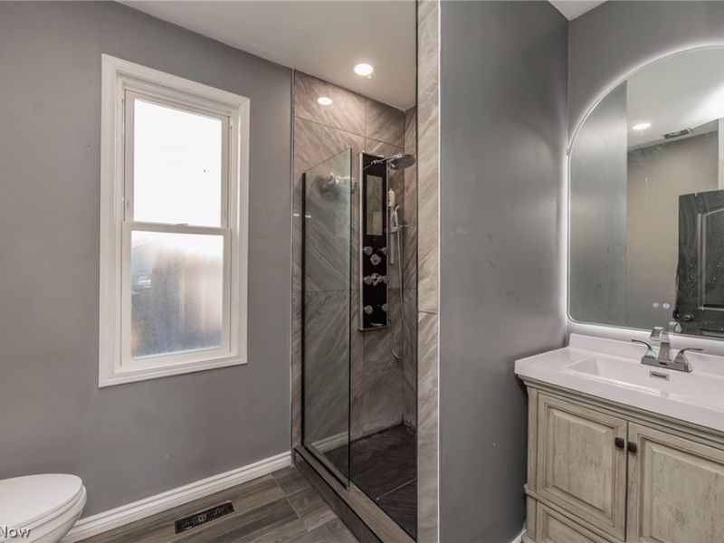 5811 Madison Avenue, Cleveland, OH 44102 Photo 28